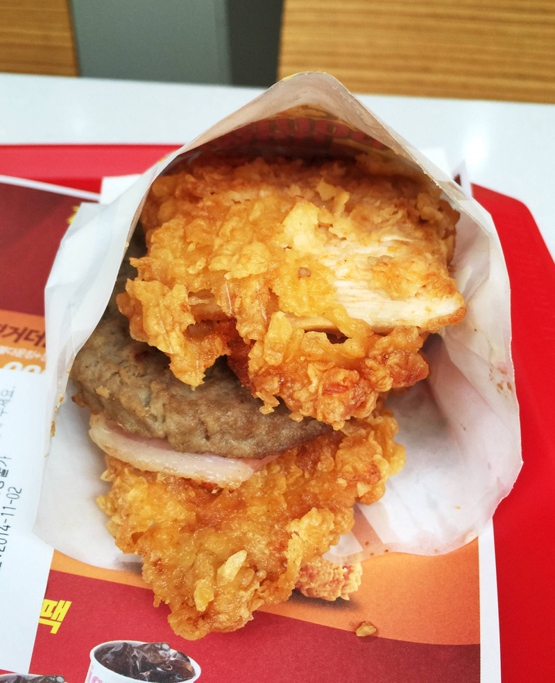 Illustration for article titled The new Double Down burger is even more ridiculous than the original